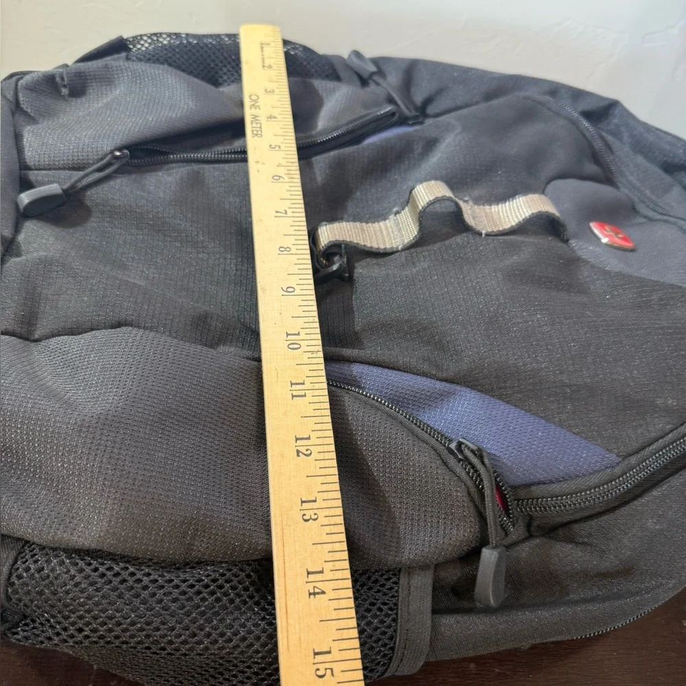 SWISS GEAR Airflow BACKPACK laptop compartment black‎ with red interior unisex